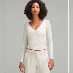 Lululemon Modal-Silk Blend V-Neck Long-Sleeve Shirt In A Size Medium